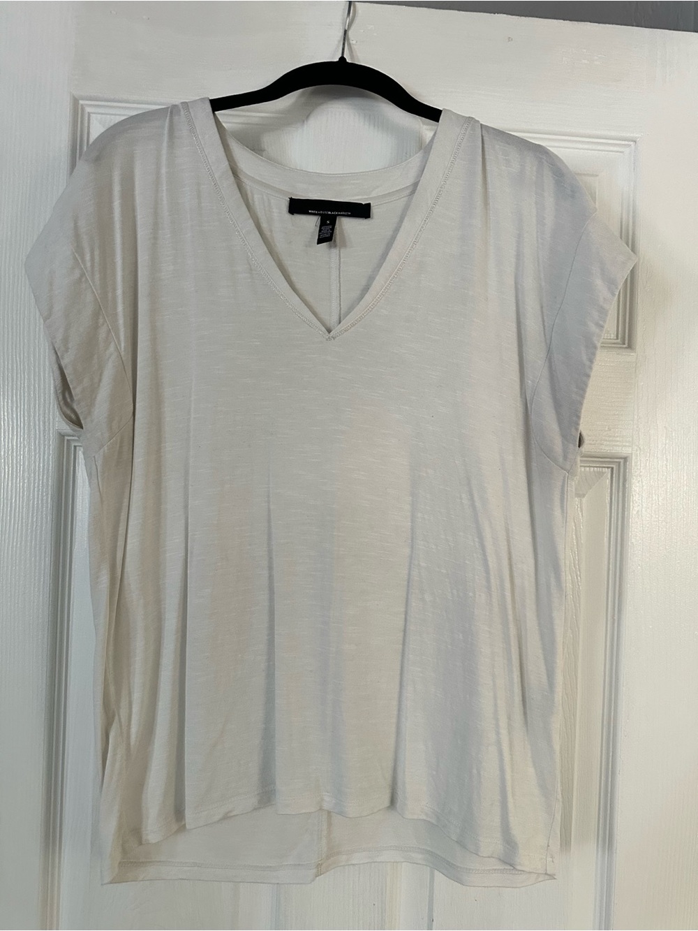 White House Black Market V-Neck Everyday T Shirt Women's Top